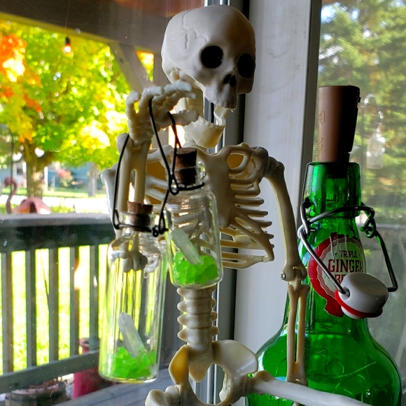 Glowing Halloween Crystal Mini Bottle Ornament (with mini glowsticks) - Picture 3 of 6